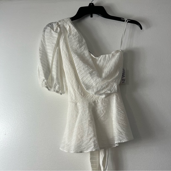 NWT Nine West One Shoulder Shirred Tie Waist
Peplum Top in White Size XS - Picture 14 of 17